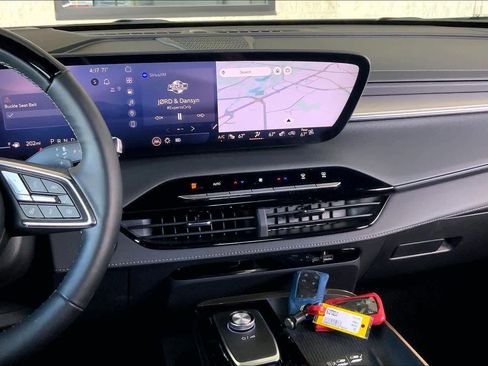 Used 2025 Buick Enclave Avenir w/ Super Cruise Package image 7