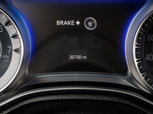 Used 2018 Chrysler 300 Limited image 20