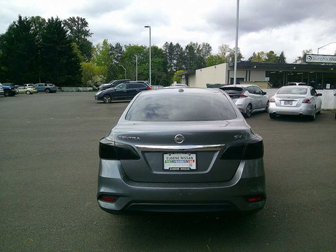 Used 2019 Nissan Sentra SV FWD image 4