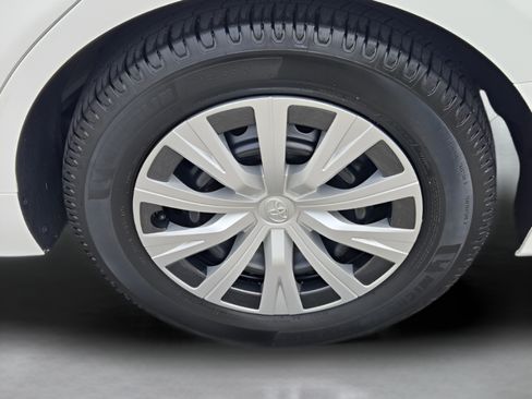 Certified 2023 Toyota Camry LE FWD image 28
