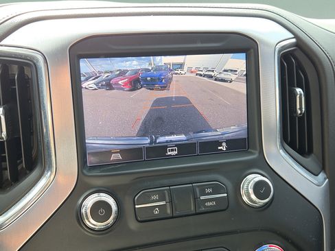 Used 2022 GMC Sierra 1500 SLT w/ SLT Premium Package AWD/4WD image 21