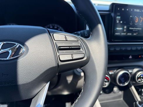 Used 2021 Hyundai Venue SEL w/ Premium Package FWD image 16