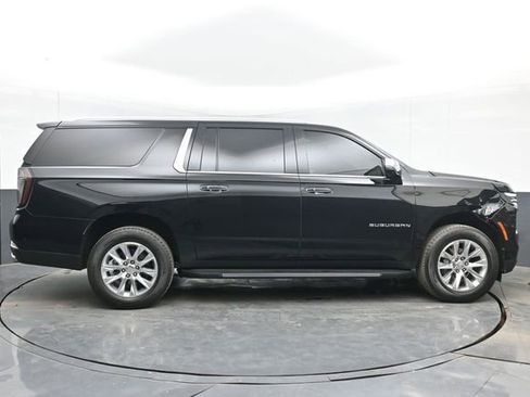 Used 2025 Chevrolet Suburban Premier AWD/4WD image 15