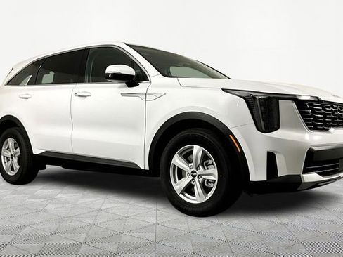 New 2026 Kia Sorento LX FWD image 3