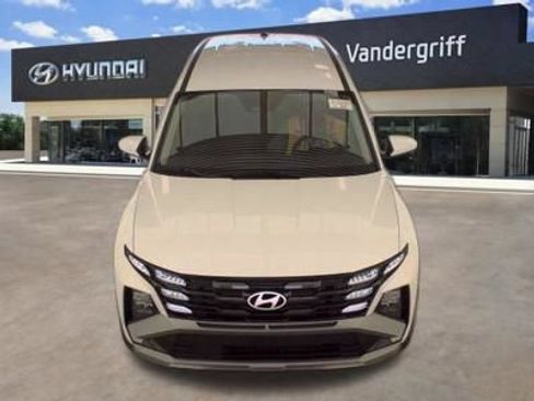 Used 2025 Hyundai Tucson SE FWD image 2