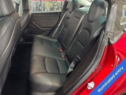Used 2018 Tesla Model 3 Long Range image 10