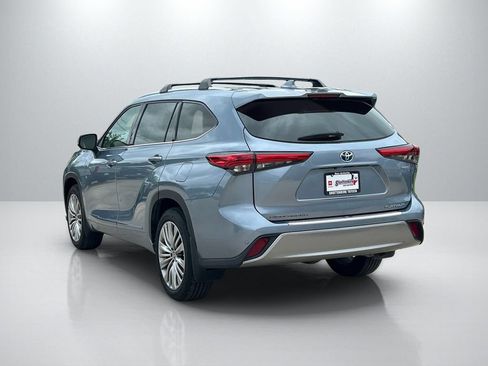 Used 2022 Toyota Highlander Platinum AWD/4WD image 7
