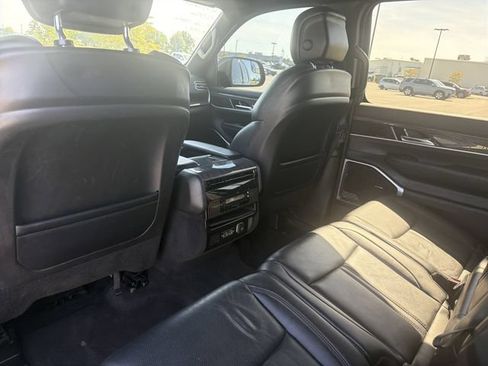 Used 2022 Jeep Wagoneer Series II AWD/4WD image 13