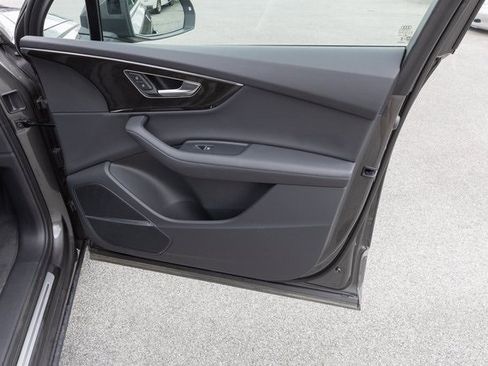 Used 2024 Audi Q7 3.0T Premium Plus image 20