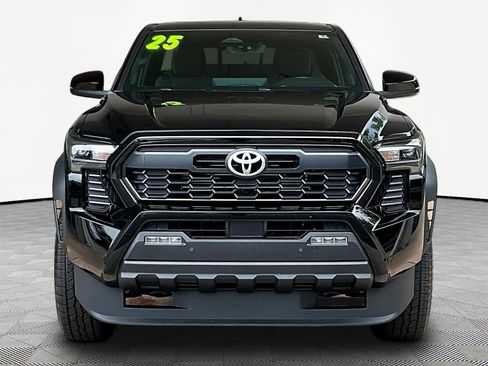 Used 2025 Toyota Tacoma TRD Off-Road w/ TRD Off Road Upgrade Package AWD/4WD image 2