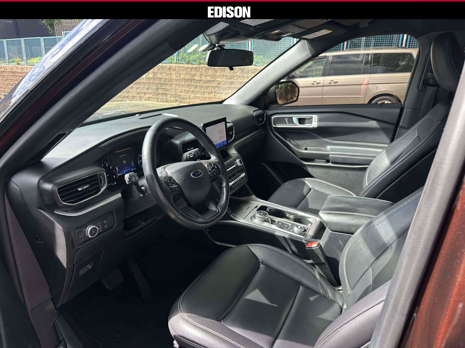 Used 2020 Ford Explorer XLT w/ Equipment Group 202A AWD/4WD image 15