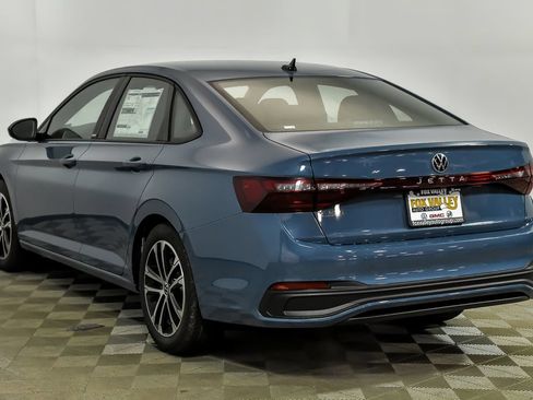 Used 2026 Volkswagen Jetta Sport FWD image 4