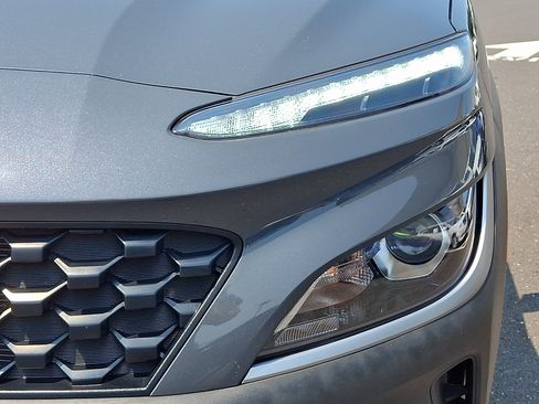 Certified 2023 Hyundai Kona SEL AWD/4WD image 9