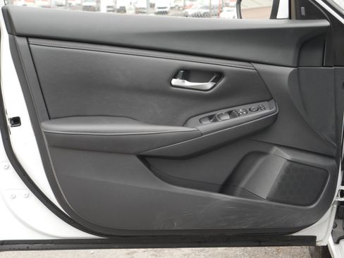 Certified 2023 Nissan Sentra SV image 29