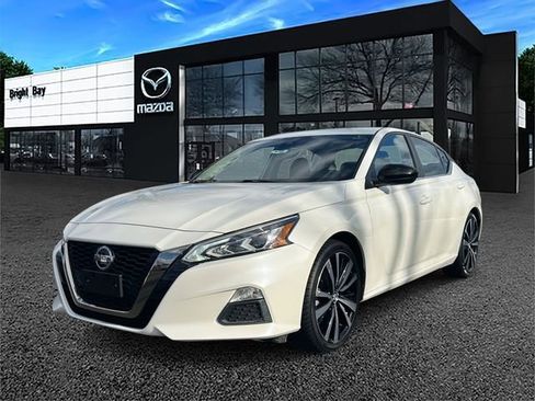 Used 2020 Nissan Altima 2.5 SR image 2