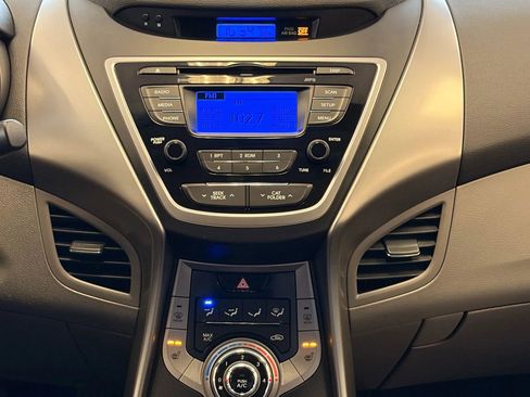 Used 2013 Hyundai Elantra GLS w/ Preferred Pkg image 24