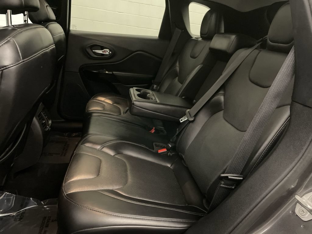 Used 2021 Jeep Cherokee Latitude Lux w/ Sun & Sound Group AWD/4WD image 19