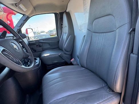 Used 2014 Chevrolet Express 3500 Extended image 10