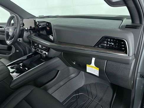 New 2026 Chevrolet Suburban LT w/ Comfort Package image 29