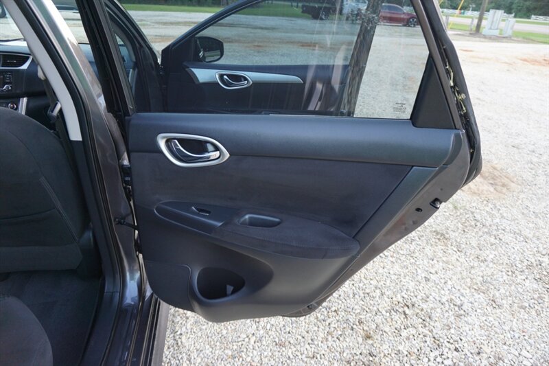 Used 2015 Nissan Sentra SR FWD image 21