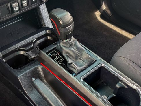 Used 2018 Toyota Tacoma TRD Off-Road AWD/4WD image 28