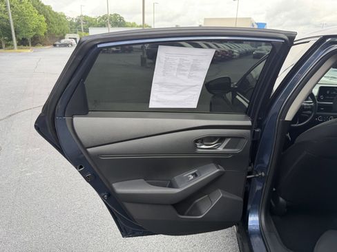 Used 2025 Honda Accord SE image 10