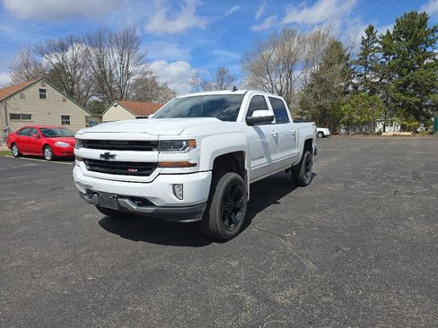 Used 2017 Chevrolet Silverado 1500 LT w/ All Star Edition AWD/4WD image 2