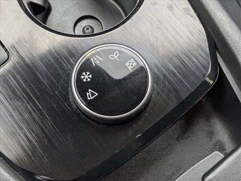 Used 2023 Nissan Rogue SV image 13