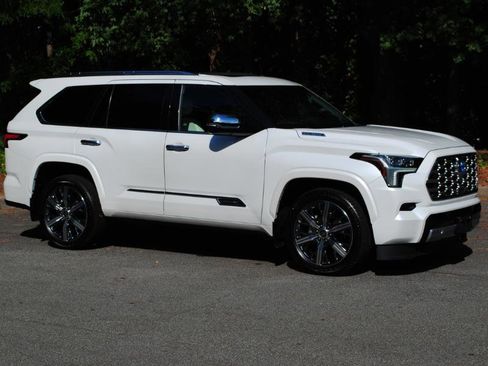 Used 2023 Toyota Sequoia Capstone image 27