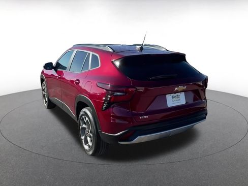 Used 2025 Chevrolet Trax LT image 11