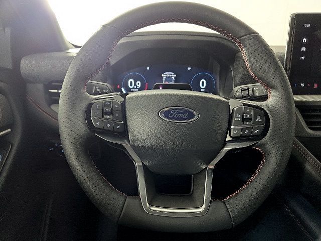 Used 2026 Ford Explorer ST-Line w/ ST-Line Street Pack RWD image 18