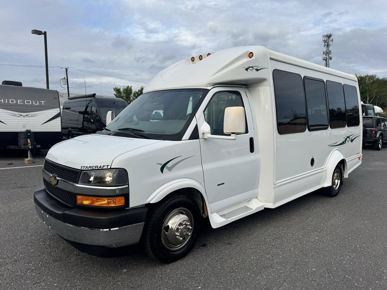 Used 2020 Chevrolet Express 3500 w/ Shuttle Bus Package RWD image 1
