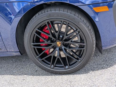 Used 2022 Porsche Macan GTS w/ Sport Chrono Package AWD/4WD image 11