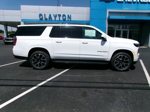 New 2026 Chevrolet Suburban RST w/ Comfort Package AWD/4WD image 2