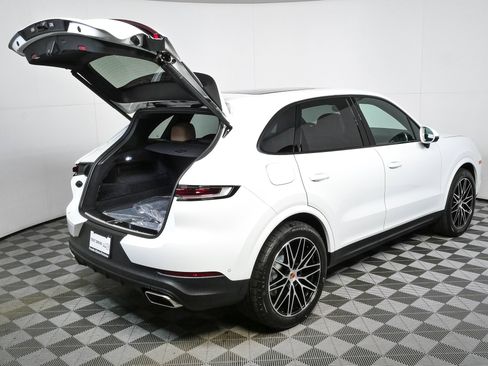New 2026 Porsche Cayenne AWD/4WD image 30