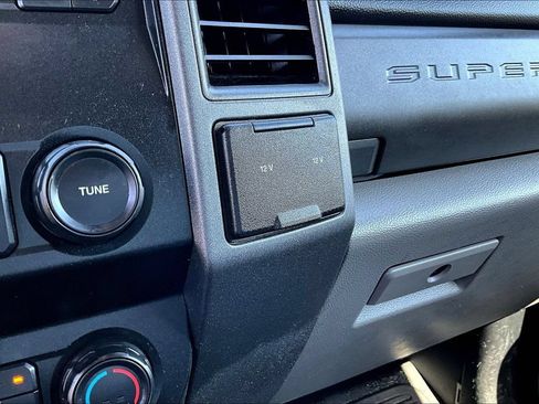 Used 2020 Ford F250 XL w/ Power Equipment Group RWD image 16