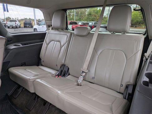Used 2018 Ford Expedition Limited image 12