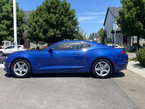 Used 2021 Chevrolet Camaro LT RWD image 3