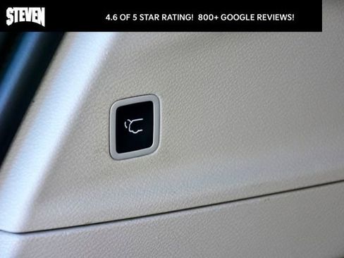 Used 2020 Chrysler Pacifica Touring-L image 31