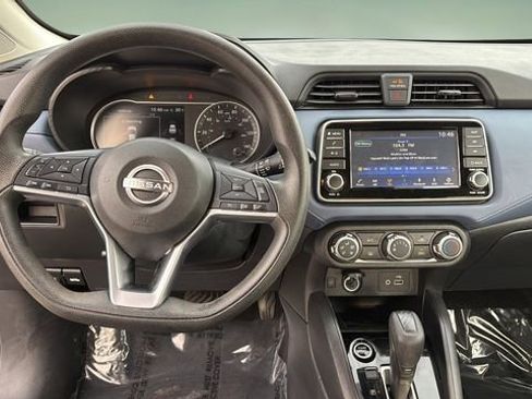 Used 2023 Nissan Versa SV image 9