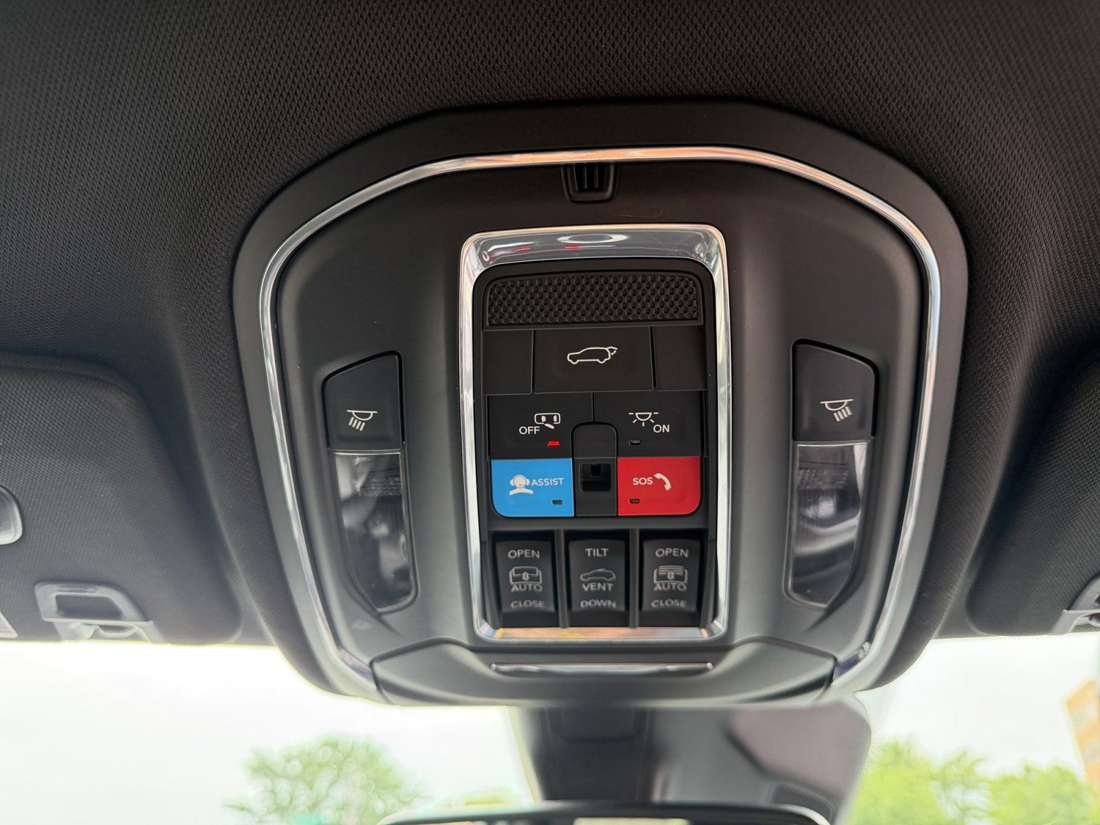 Used 2024 Jeep Grand Cherokee Limited AWD/4WD image 21