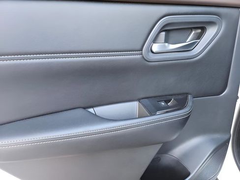 Used 2023 Nissan Rogue SV w/ SV Premium Package image 31