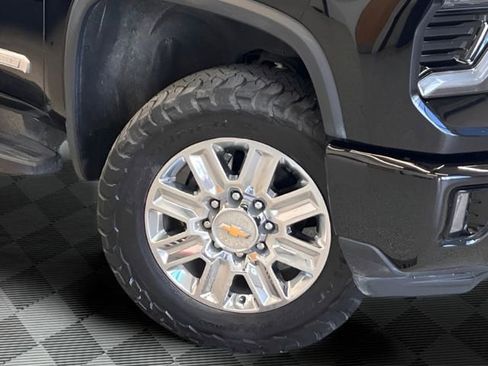 Used 2024 Chevrolet Silverado 2500 High Country w/ High Country Premium Package AWD/4WD image 29