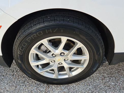 Used 2024 Chevrolet Equinox LT FWD image 12