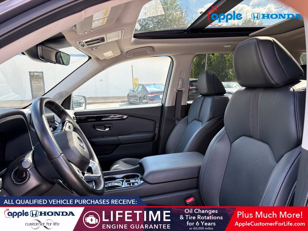 Used 2023 Honda Pilot Touring image 6