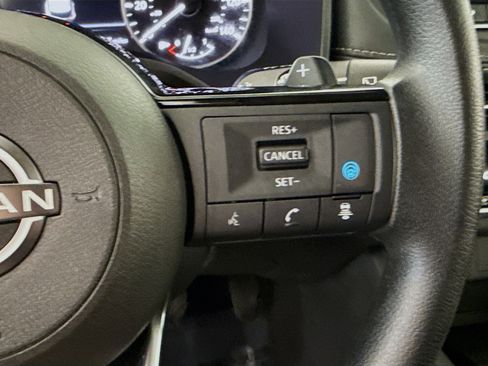 Used 2023 Nissan Rogue SV FWD image 15