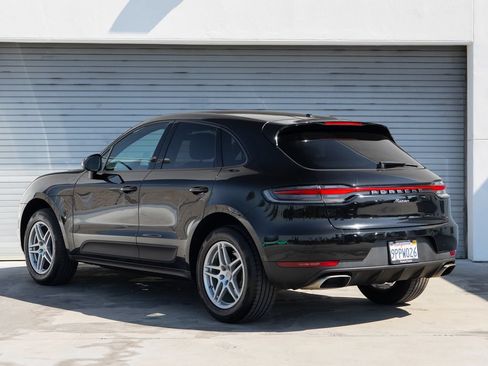 Used 2020 Porsche Macan w/ Premium Package AWD/4WD image 3