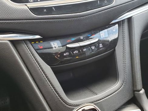 Certified 2022 Cadillac XT6 Luxury image 39