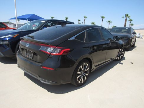 Used 2023 Honda Civic EX-L image 3