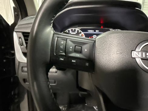 Used 2025 Nissan Rogue SV FWD image 22